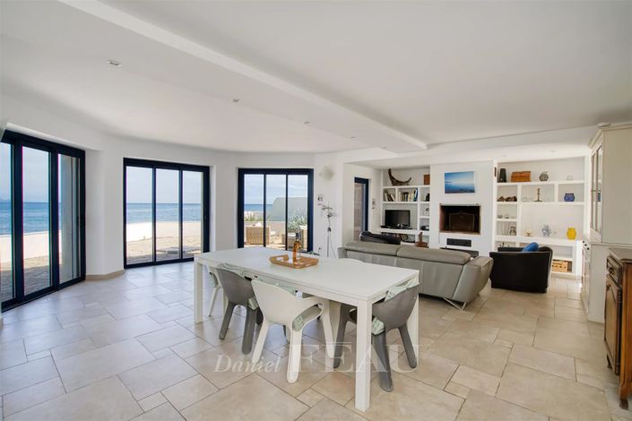 Image No.6-4 Bed House for sale