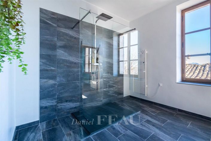 Image No.17-3 Bed House for sale