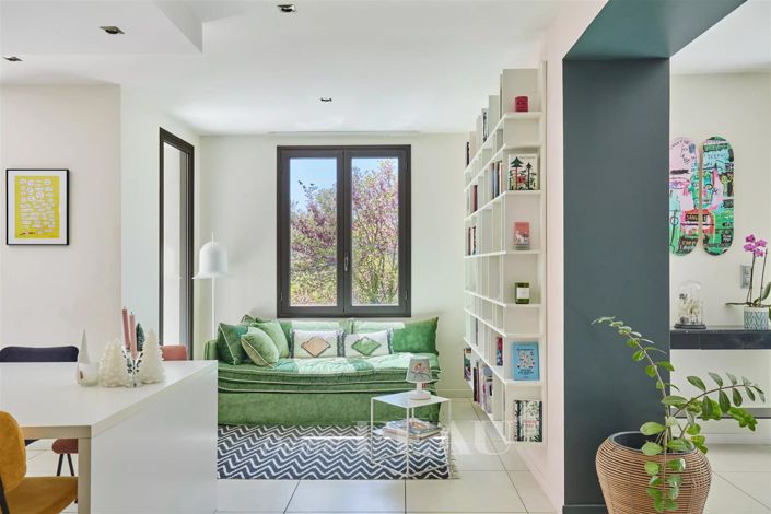 Image No.10-5 Bed House for sale