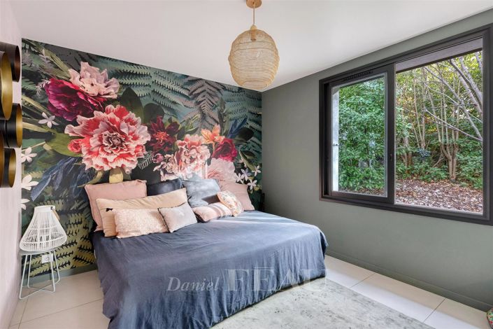 Image No.14-5 Bed House for sale