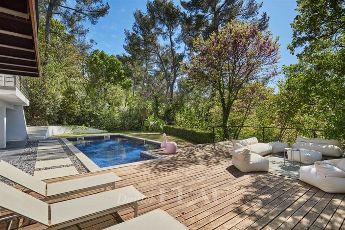 Image No.2-5 Bed House for sale