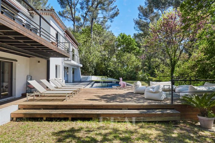 Image No.3-5 Bed House for sale