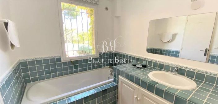 Image No.16-4 Bed House for sale