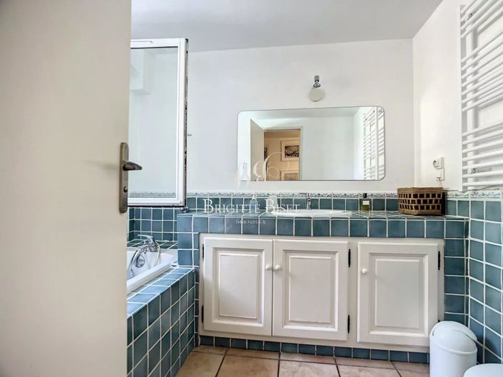 Image No.17-4 Bed House for sale