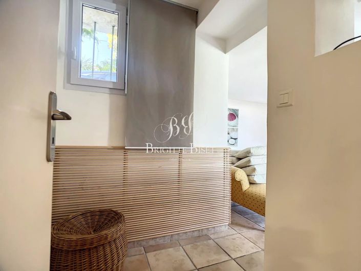 Image No.20-4 Bed House for sale