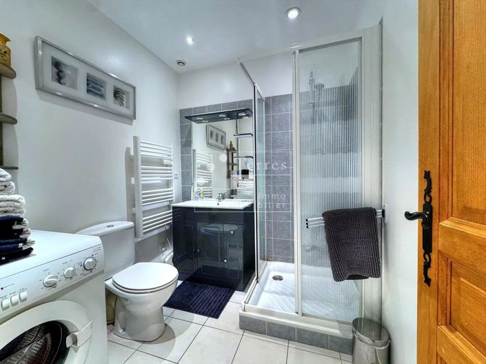 Image No.24-5 Bed House for sale