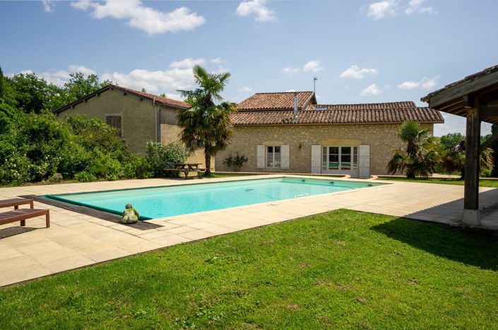 Image No.1-5 Bed House for sale