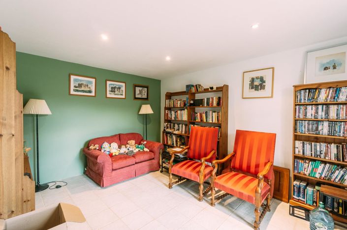 Image No.10-5 Bed House for sale