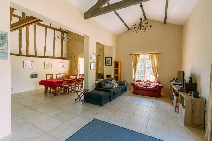 Image No.9-5 Bed House for sale