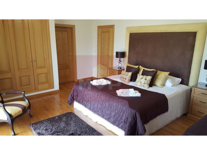 Image No.11-8 Bed House for sale