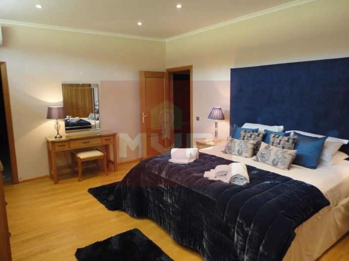 Image No.12-8 Bed House for sale