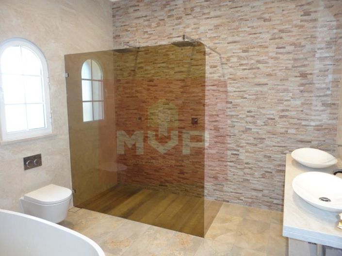 Image No.16-8 Bed House for sale