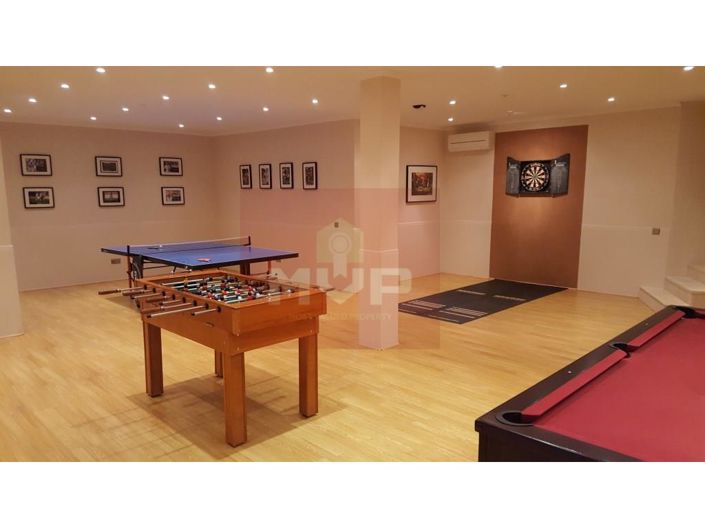 Image No.27-8 Bed House for sale