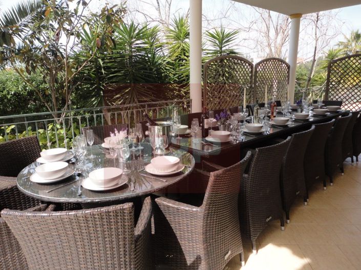Image No.5-8 Bed House for sale
