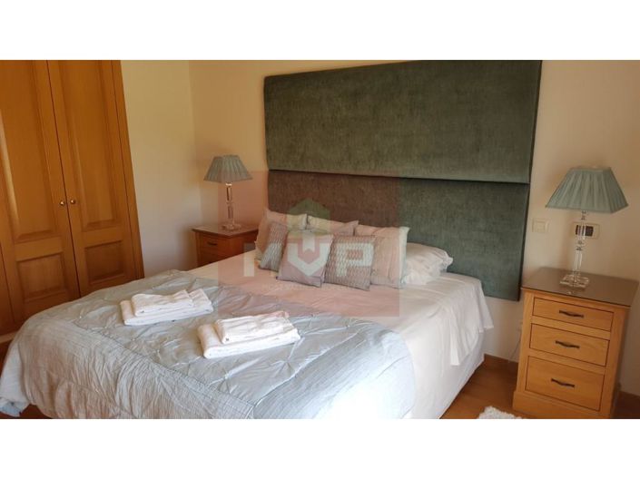 Image No.9-8 Bed House for sale