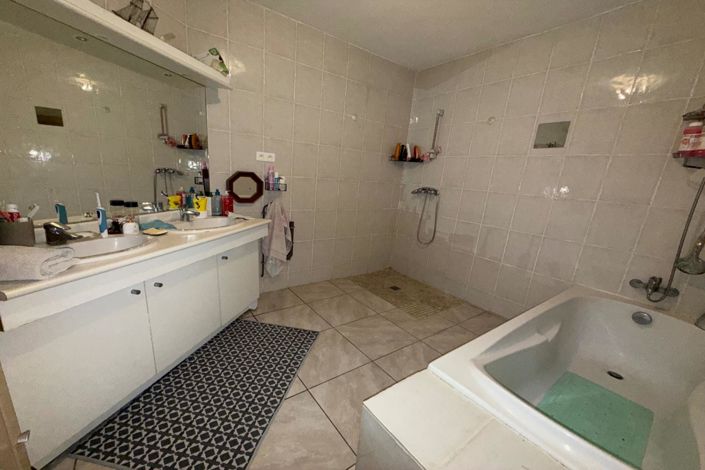 Image No.5-3 Bed House for sale