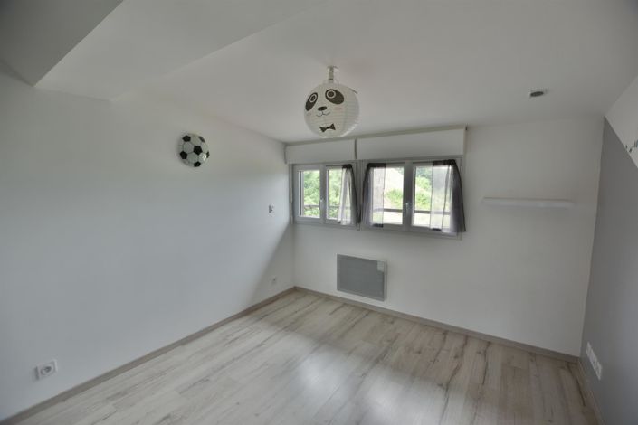 Image No.10-3 Bed Apartment for sale