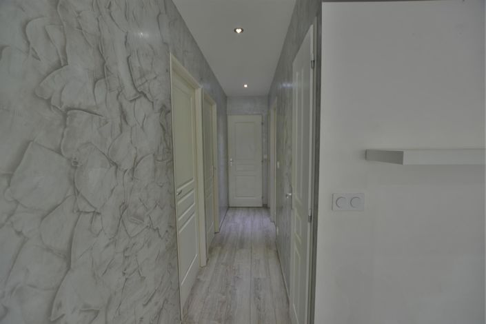 Image No.9-3 Bed Apartment for sale