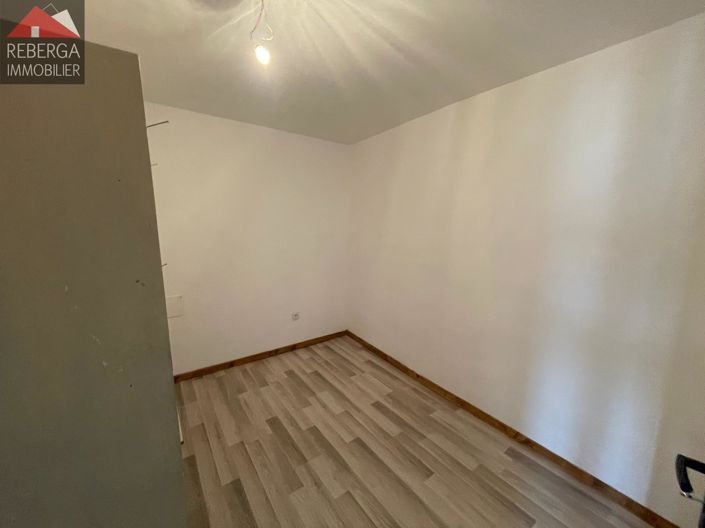 Image No.23-7 Bed House for sale