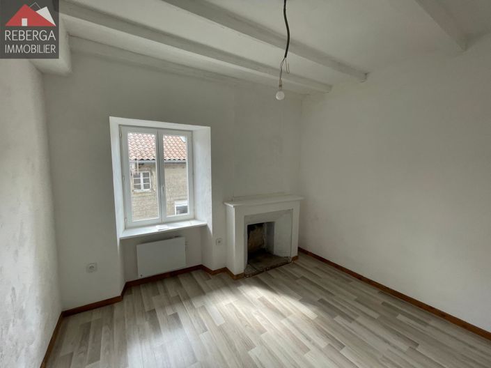 Image No.24-7 Bed House for sale