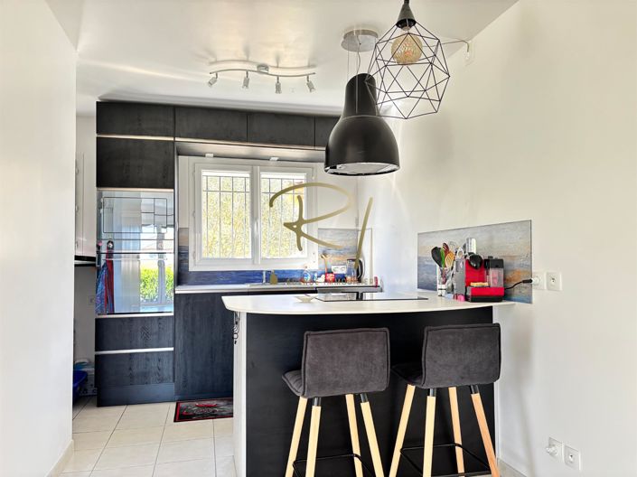 Image No.6-3 Bed House for sale