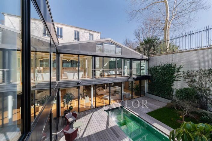 Image No.1-6 Bed House for sale
