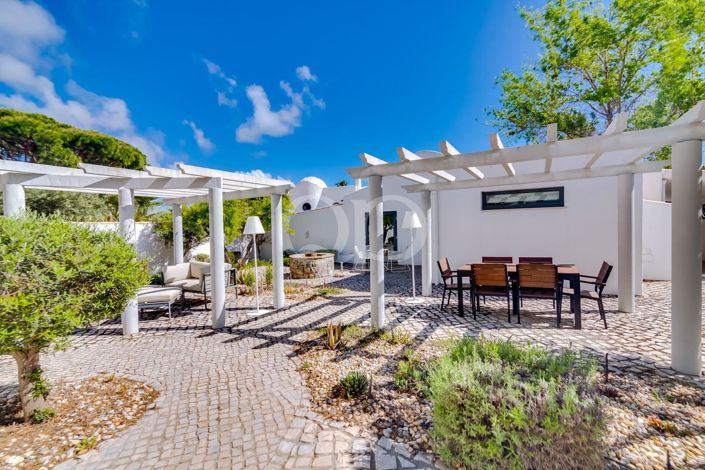 Image No.14-8 Bed House for sale