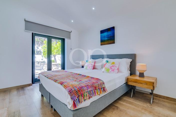 Image No.17-8 Bed House for sale