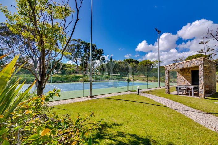 Image No.3-8 Bed House for sale