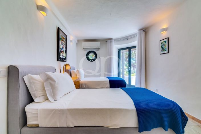 Image No.31-8 Bed House for sale