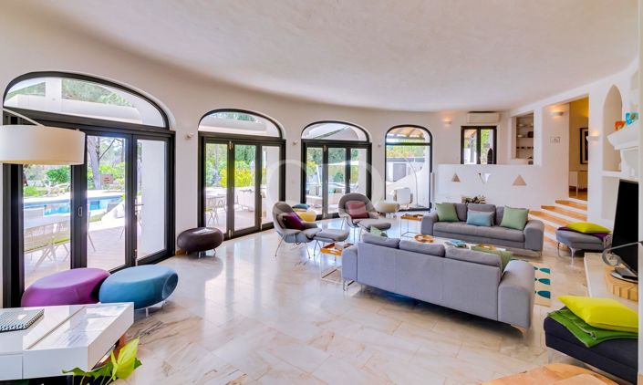 Image No.33-8 Bed House for sale