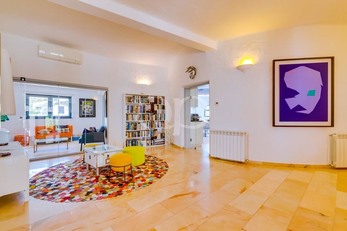 Image No.35-8 Bed House for sale