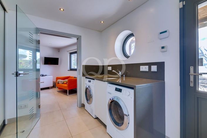 Image No.37-8 Bed House for sale