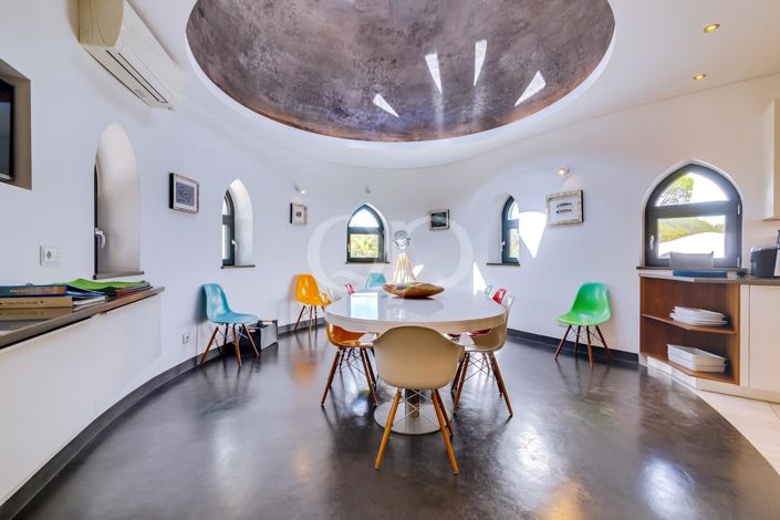 Image No.38-8 Bed House for sale