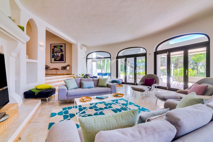 Image No.4-8 Bed House for sale