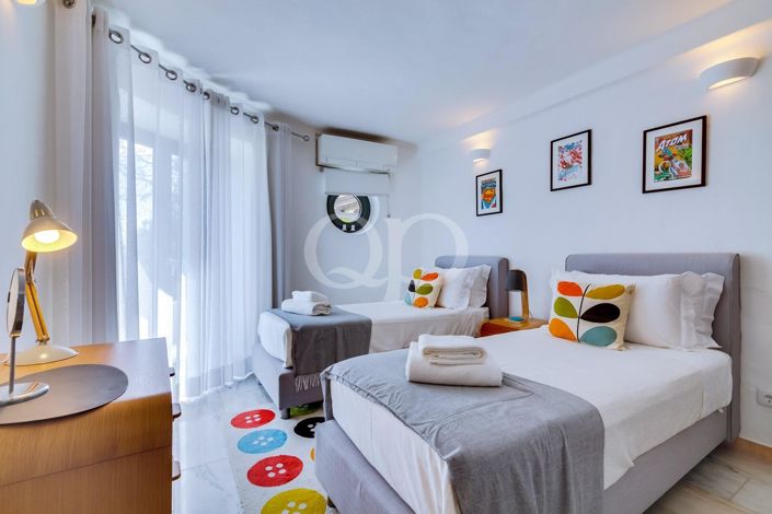 Image No.45-8 Bed House for sale