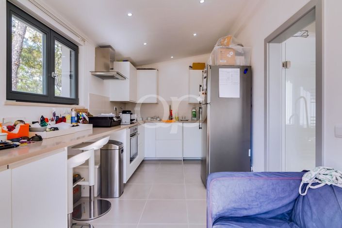 Image No.52-8 Bed House for sale