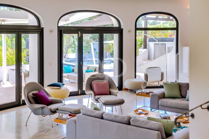 Image No.53-8 Bed House for sale