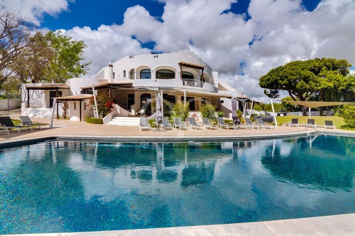 Image No.6-8 Bed House for sale