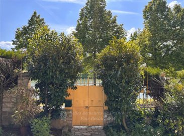 1 - Sens, Maison