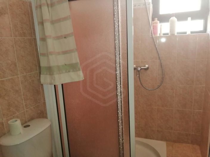 Image No.8-3 Bed House for sale