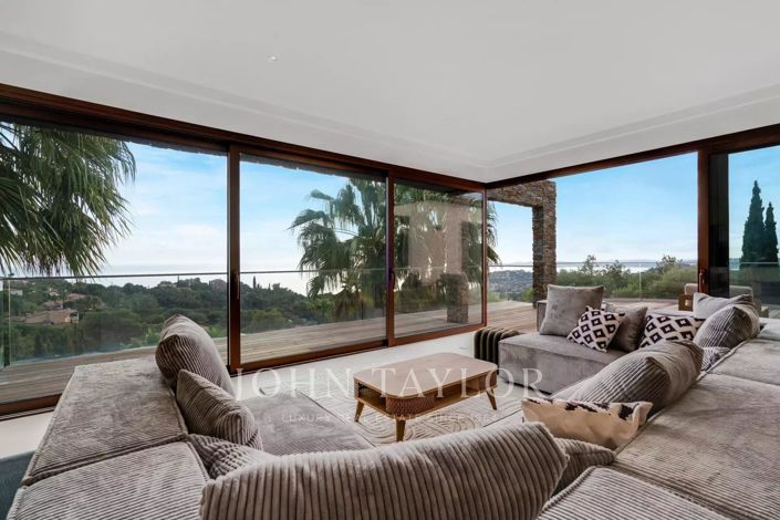 Image No.5-7 Bed House for sale