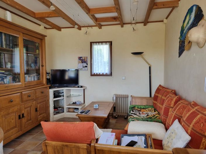 Image No.10-6 Bed House for sale