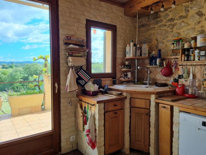 Image No.17-6 Bed House for sale