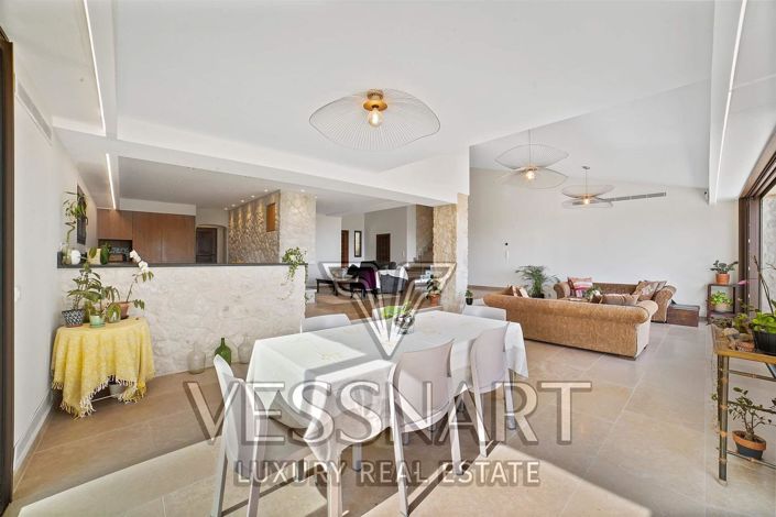 Image No.14-4 Bed House for sale