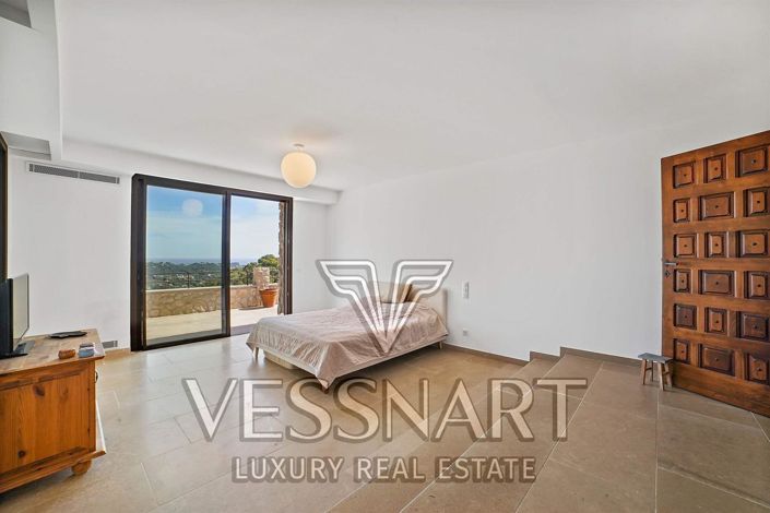 Image No.15-4 Bed House for sale