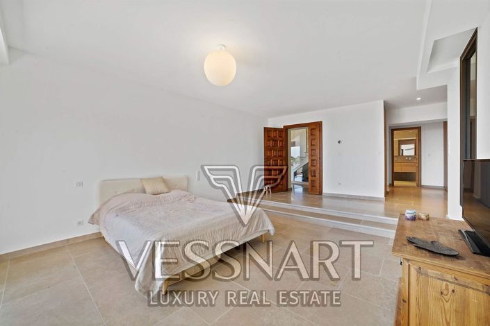 Image No.16-4 Bed House for sale