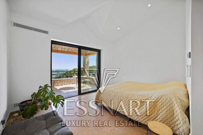 Image No.18-4 Bed House for sale