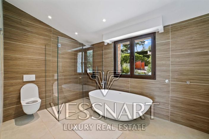 Image No.20-4 Bed House for sale