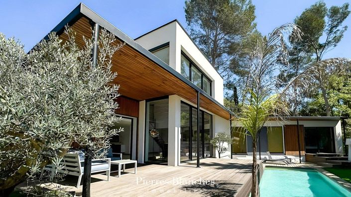 Image No.1-4 Bed House for sale